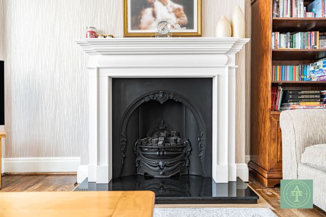 37 Ravenscraig Road, LONDON photo 4