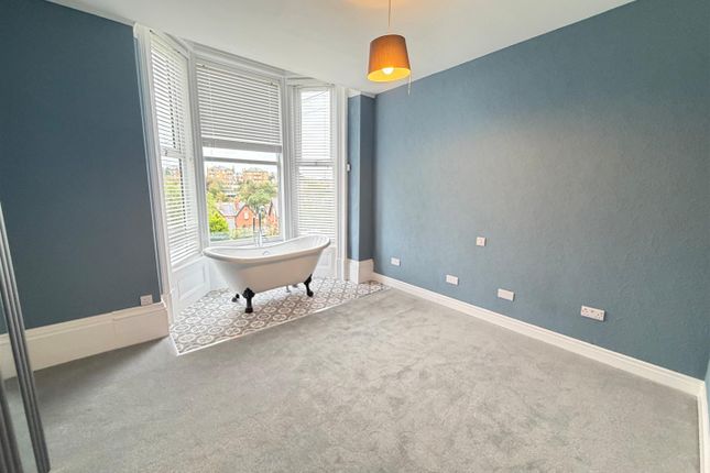 Grosvenor Crescent, Scarborough photo 3