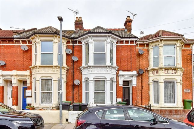 2-bed flat on North End Avenue, Portsmouth, £155,000