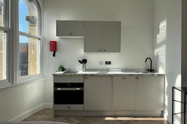 Flat 23, Hanover House, Corn Street, Bristol photo 4