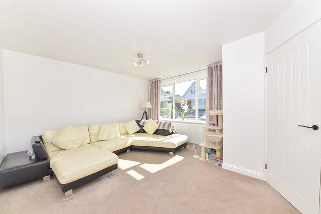 30, Beckingthorpe Drive, NOTTINGHAM photo 4