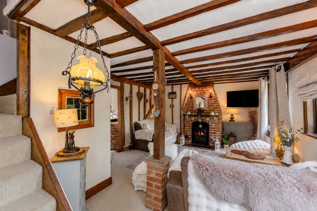 Jasmine Cottage, Chapel End Way, Halstead photo 2