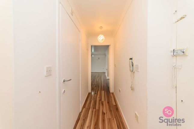 Flat 3, Frinton Court, London photo 5