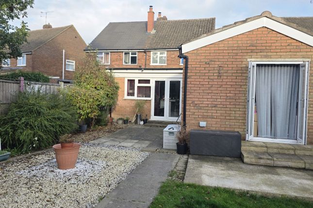 63 Brooklands Close, Luton photo 2