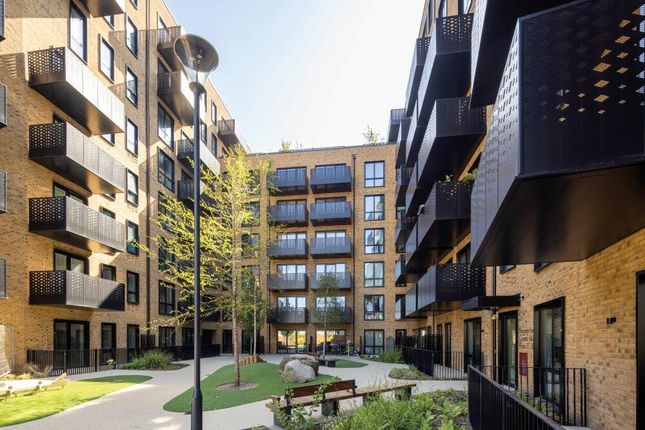 Flat for sale in "B2.Cg.03" at Middle Road, London