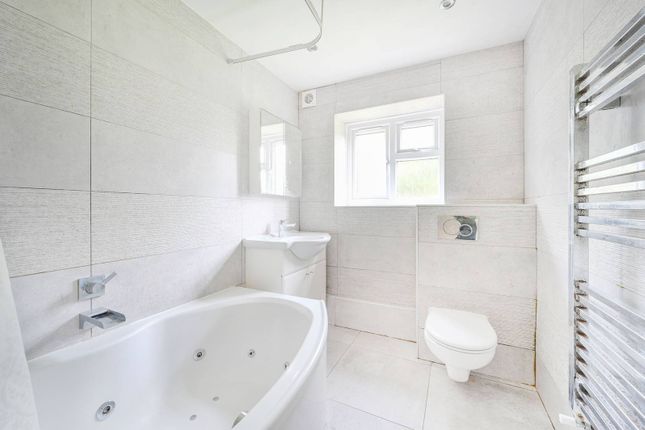 Flat for sale in Rosemont Road, Acton, London