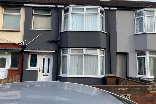 Thumbnail Terraced house to rent in Overstone Road, Luton