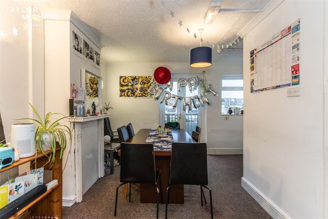 Living / Dining Room