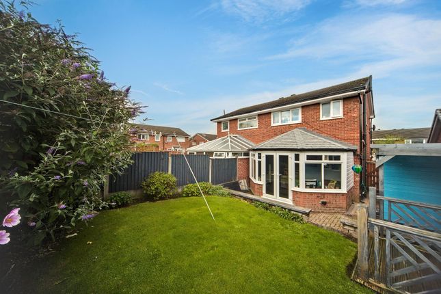 10 Clanwood Close, Wigan photo 4