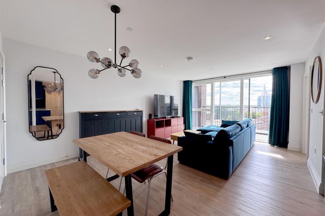 2-bed flat on Flat 72, Huntley Wharf, 4, Palmer Street, Reading, £350,000