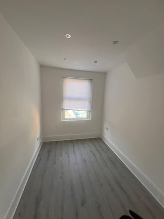 37c, Carlyle, London photo 5