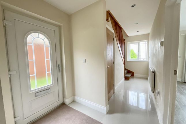 25, Glascoed, Llanelli photo 2