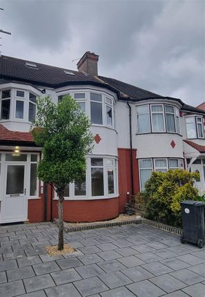Thumbnail Flat for sale in Hedge Lane, Palmers Green, London