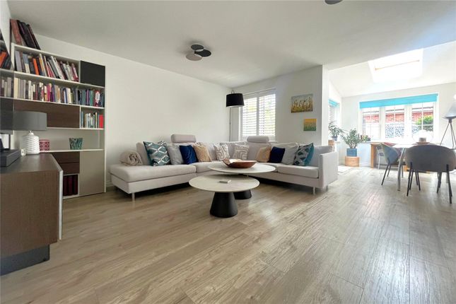 1, Montague Mews, Surrey photo 4