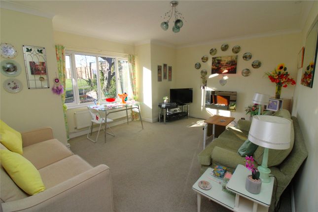 Flat 2, Redwood Lodge,, Northwood Square, Hampshire photo 2