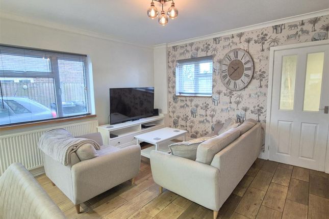 28 Sharpley Avenue, Coalville photo 5