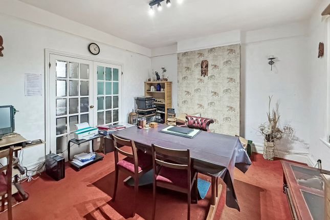 15, Ladysmith Avenue, Colchester photo 5
