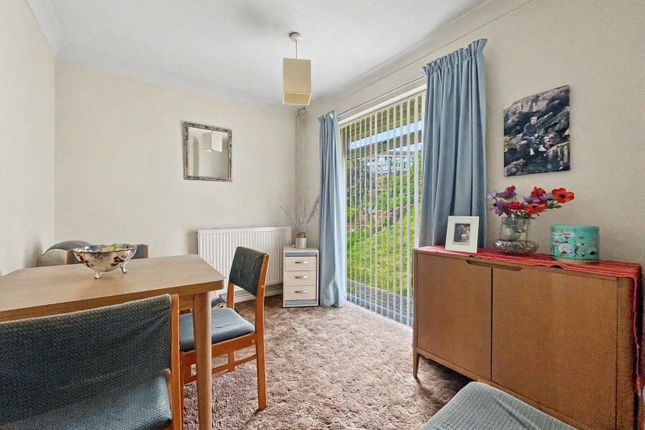 8, Lineacre Close, Kent photo 4