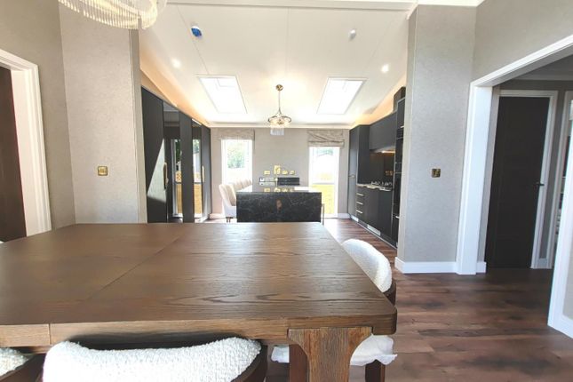 10 The Hermitage, Herschel Grange, Warfield photo 4
