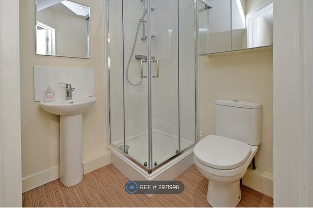 Brooklands, York Road, Byfleet photo 4