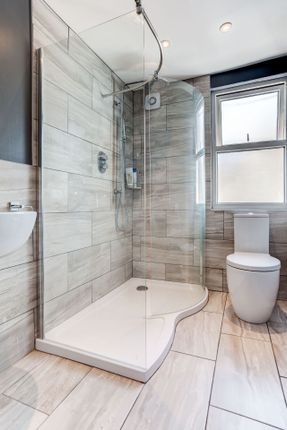 2B Clyde Road, Brighton photo 5