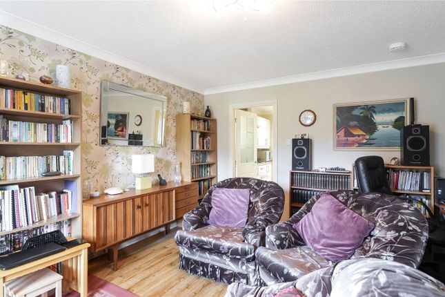 18, Glen Clova Drive, Glasgow photo 3