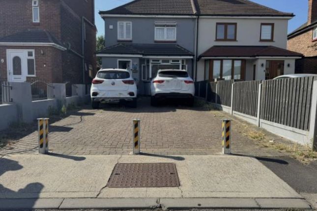 88 Thorntons Farm Avenue,, Thorntons Farm Avenue, Romford photo 2