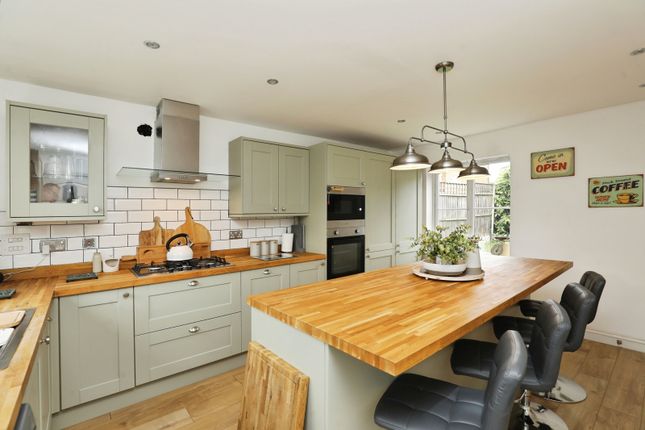 2, Prospect Place, Staffordshire photo 2