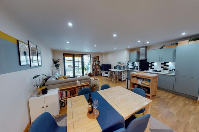 Flat for sale in Roach Road, London