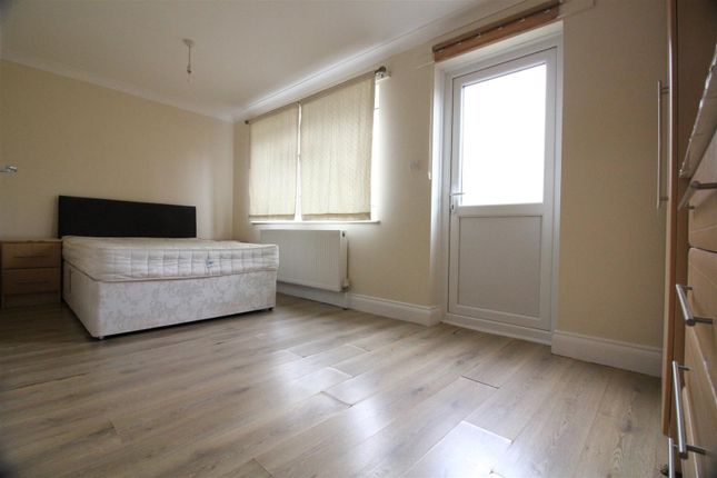 44g9, Bulstrode Avenue, Hounslow photo 5