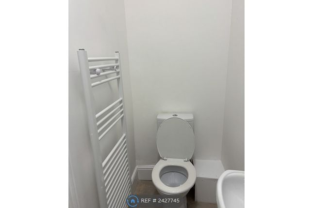 Room 3 - Upstairs Ensuite With Kitchenette