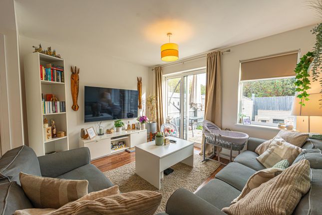 36 Frobisher Road, Newport photo 3