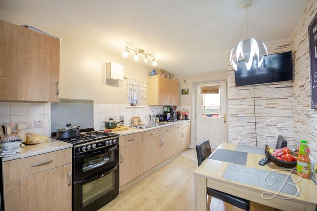 9, Ruddington Place, Mansfield photo 2