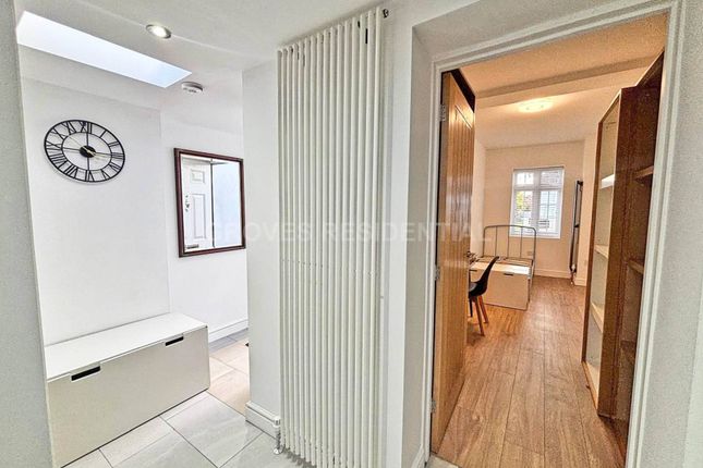 Knightwood Crescent, New Malden photo 5