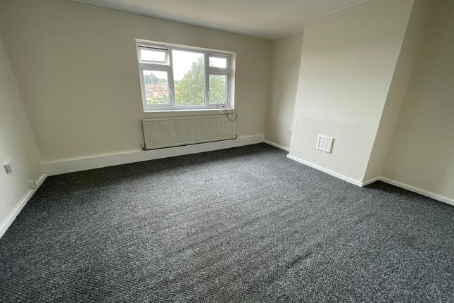 6, Shakespeare Square, Hainault photo 2