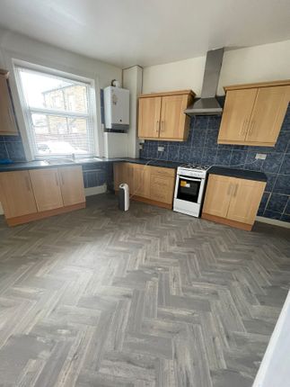 171, Spring Hall Lane, Halifax photo 5