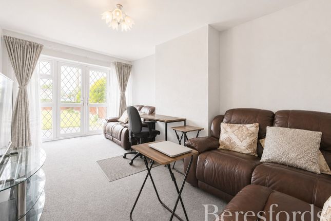 30, Allen Road, Rainham photo 2