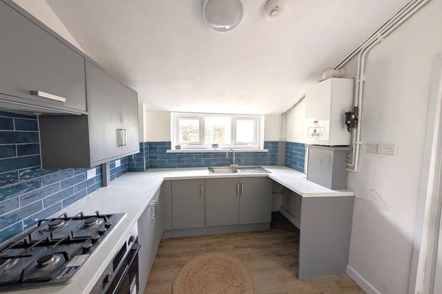 30, White Street, Caerphilly photo 4
