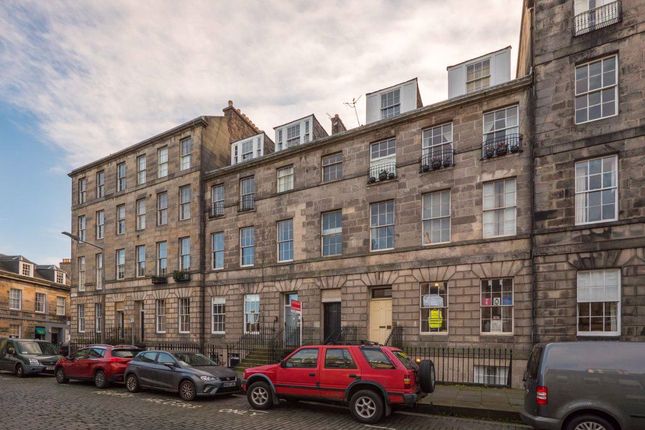 Thumbnail Flat to rent in Broughton Place, New Town
