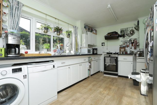 17, Stanmore Court, Kent photo 3