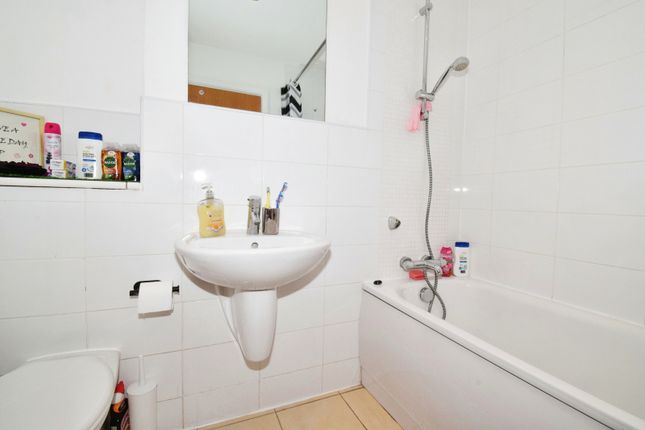 Flat for sale in Bath Lane, Leicester, Leicestershire