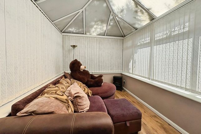 79, Appletree Gardens, Whitley Bay photo 5