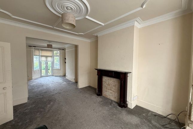 95 Leigham Court Drive, Leigh-on-Sea photo 3