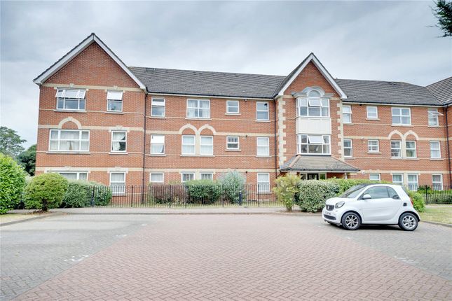 Flat for sale in Cobham Close, Enfield