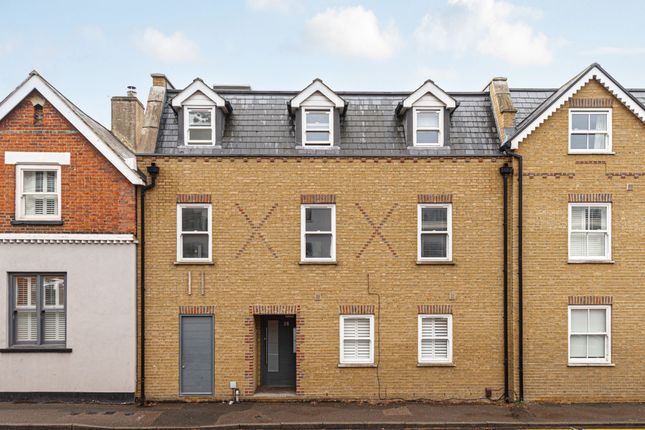 2-bed flat on Flat 3, 38 Walton Road, East Molesey, £380,000