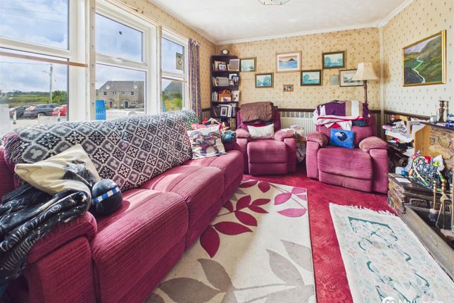 3, Trinity Close, Redruth photo 2