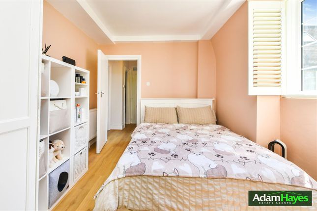 Flat 48 Grove House, Waverley Grove, London photo 4