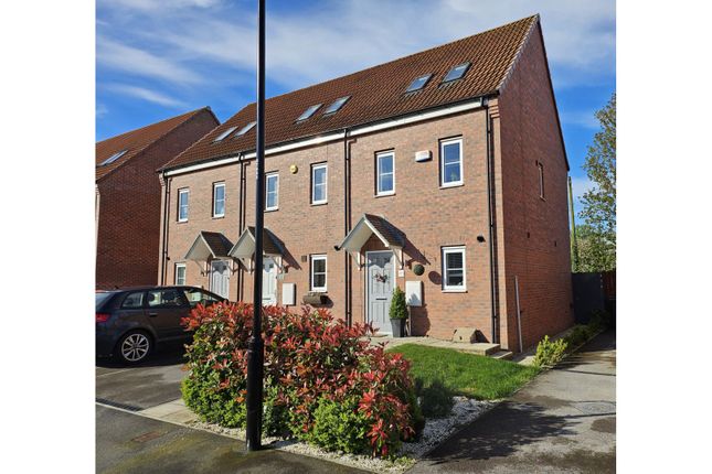 Town house for sale in Dominion Road, Doncaster