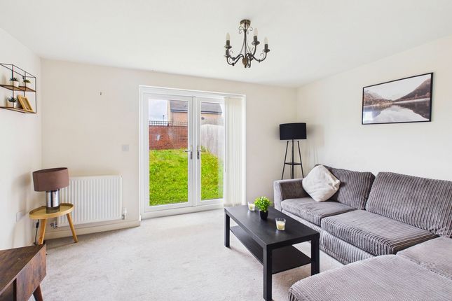 125, WOODFIELD WAY, DONCASTER photo 3