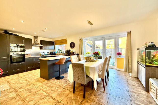 89, Tandem Mill Road, Newport photo 4
